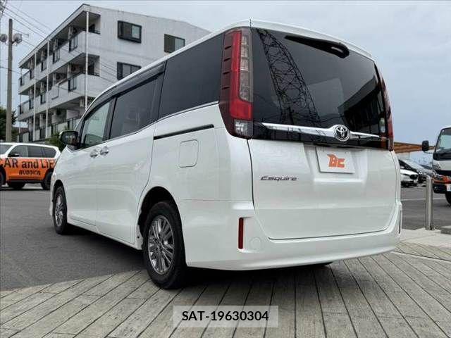 Toyota ESQUIRE 2015-08 7271859-12