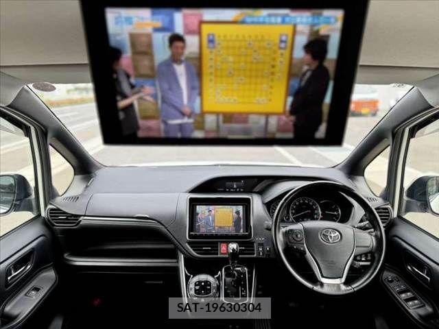 Toyota ESQUIRE 2015-08 7271859-1