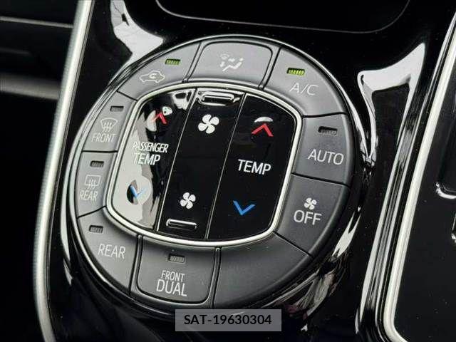 Toyota ESQUIRE 2015-08 7271859-25