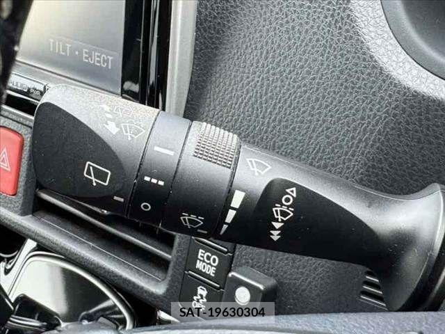 Toyota ESQUIRE 2015-08 7271859-28