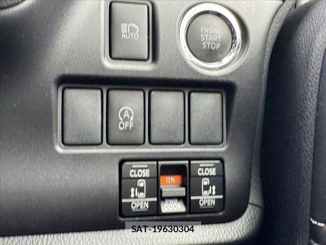 Toyota ESQUIRE 2015-08 7271859-4