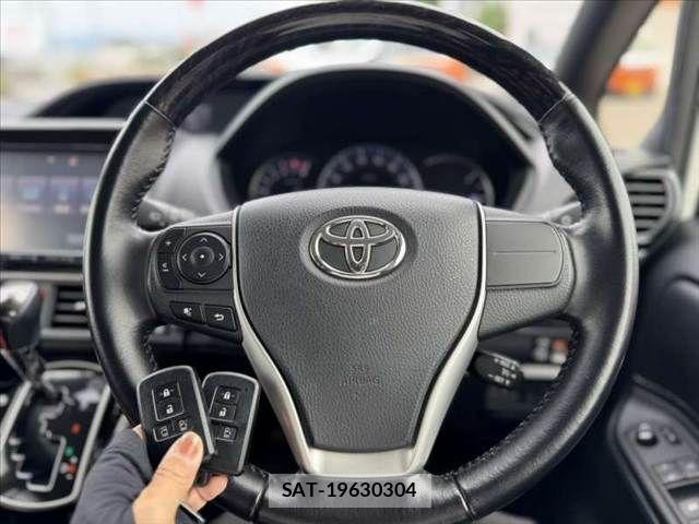 Toyota ESQUIRE 2015-08 7271859-5