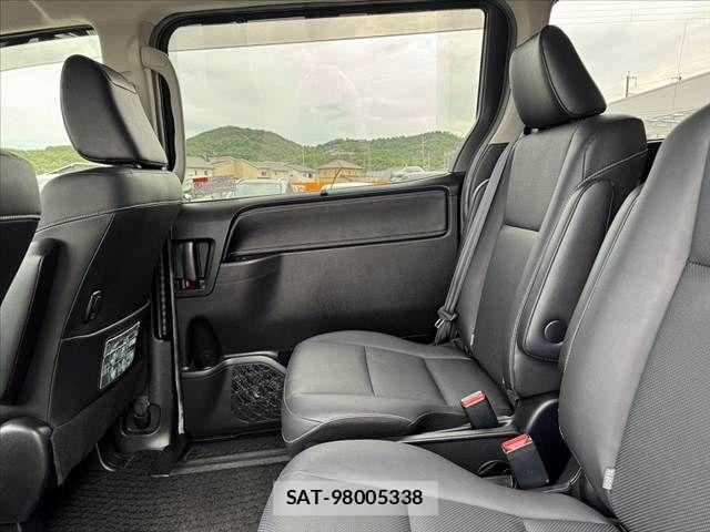 Toyota ESQUIRE 2015-12 7326940-18