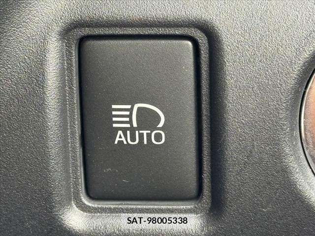 Toyota ESQUIRE 2015-12 7326940-26