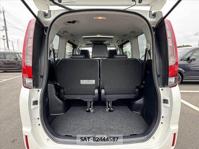 Toyota ESQUIRE 2017-04 7357664-18