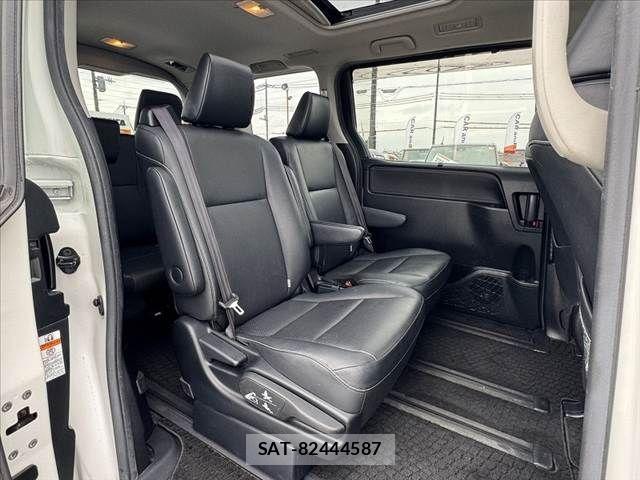 Toyota ESQUIRE 2017-04 7357664-19