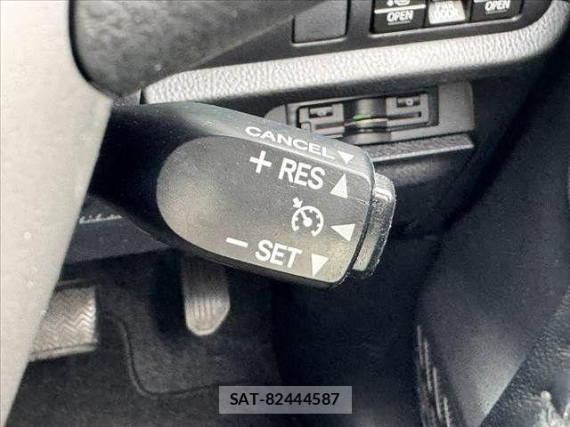 Toyota ESQUIRE 2017-04 7357664-24
