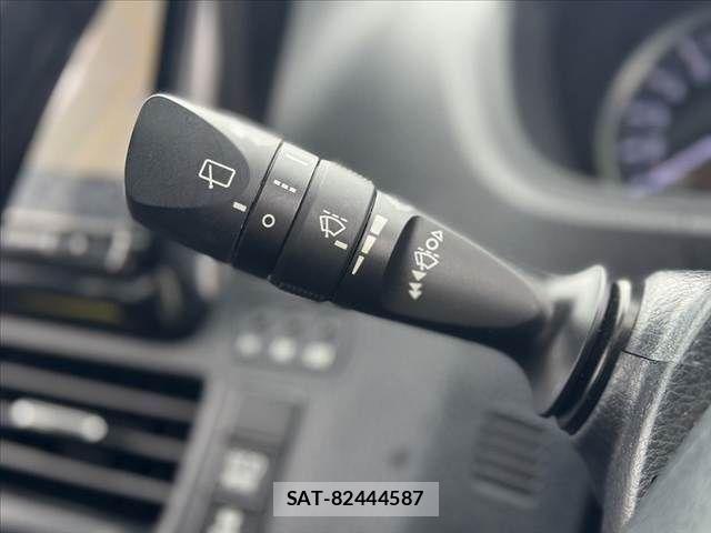 Toyota ESQUIRE 2017-04 7357664-27