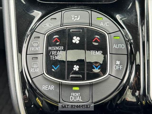 Toyota ESQUIRE 2017-04 7357664-3