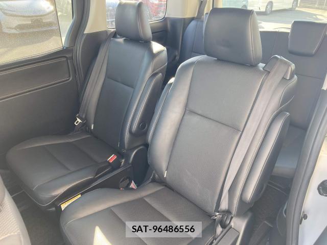 Toyota ESQUIRE 2015-05 7392079-27