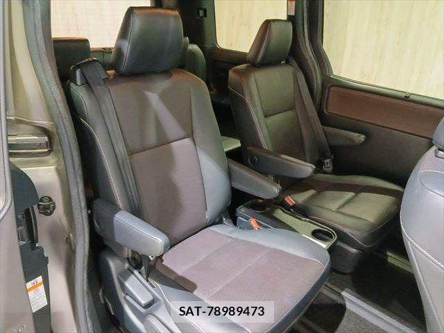 Toyota ESQUIRE 2018-07 7392078-7