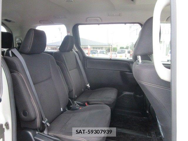 Toyota ESQUIRE 2015-10 7454152-21