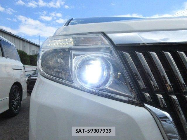 Toyota ESQUIRE 2015-10 7454152-24