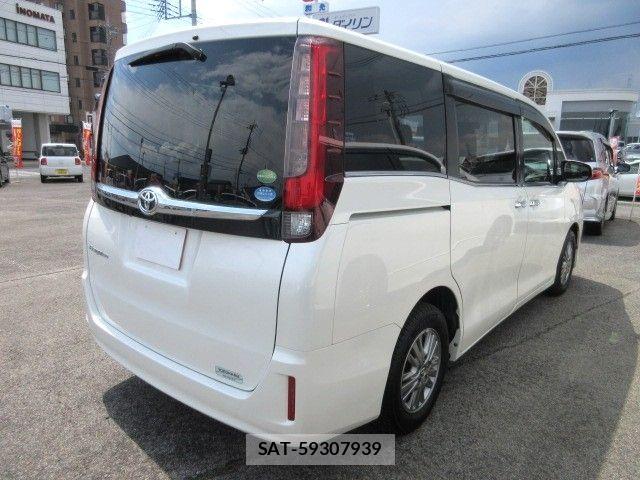 Toyota ESQUIRE 2015-10 7454152-2