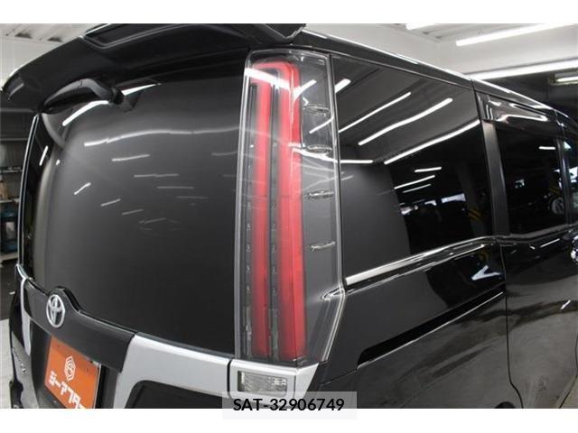Toyota ESQUIRE 2017-08 7500469-18
