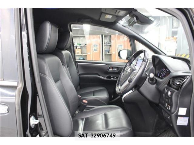 Toyota ESQUIRE 2017-08 7500469-28