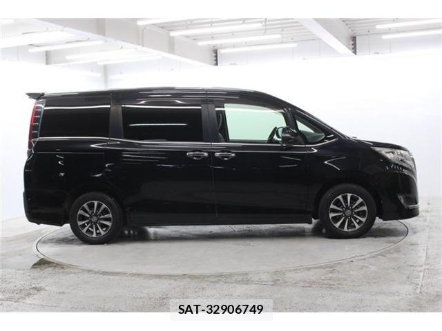 Toyota ESQUIRE 2017-08 7500469-3