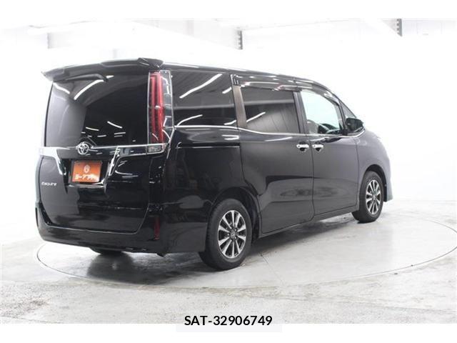 Toyota ESQUIRE 2017-08 7500469-4
