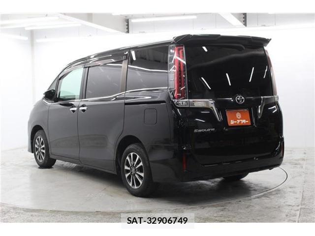 Toyota ESQUIRE 2017-08 7500469-6