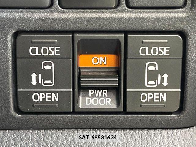 Toyota ESQUIRE 2017-02 7562079-5