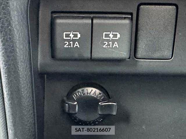 Toyota ESQUIRE 2021-11 7616411-29