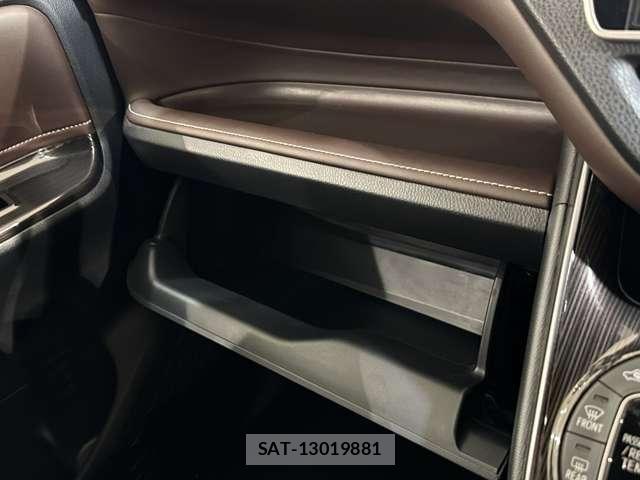 Toyota ESQUIRE 2018-06 7616412-27
