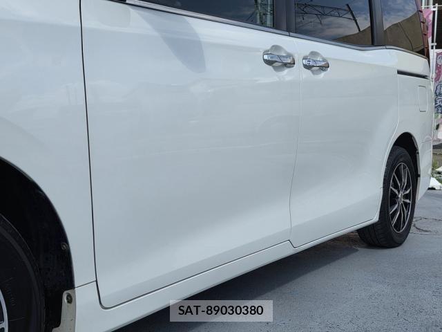 Toyota ESQUIRE 2014-12 7616421-9