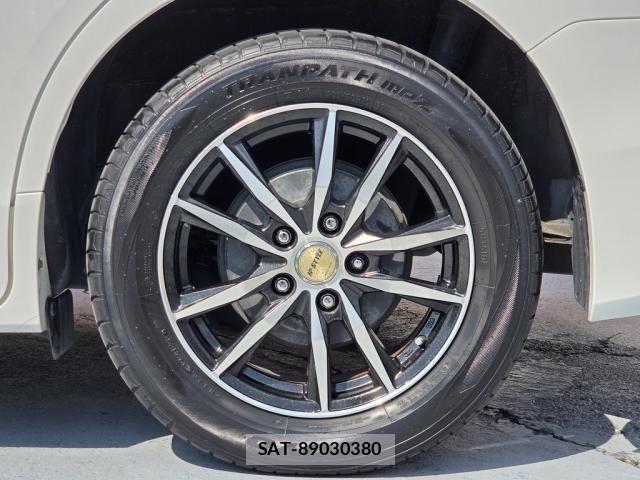 Toyota ESQUIRE 2014-12 7616421-14