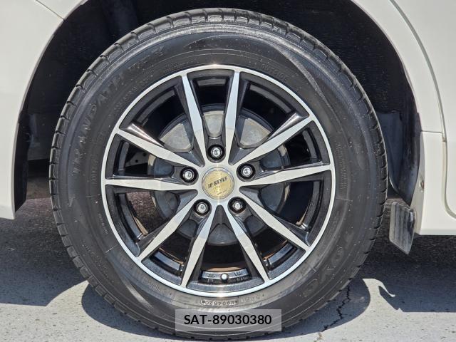 Toyota ESQUIRE 2014-12 7616421-16