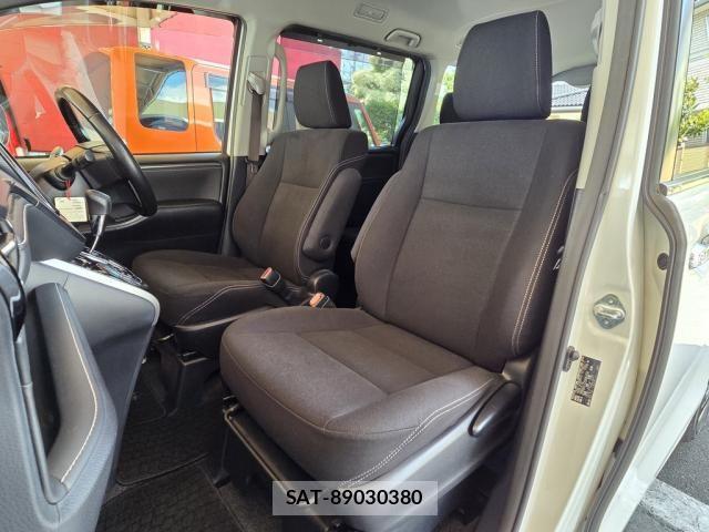 Toyota ESQUIRE 2014-12 7616421-24