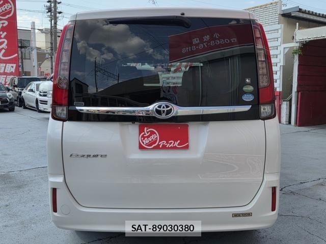 Toyota ESQUIRE 2014-12 7616421-4