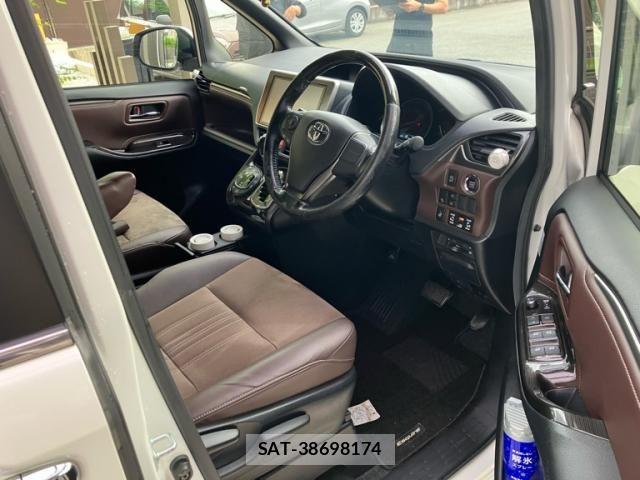 Toyota ESQUIRE 2017-07 7616422-9