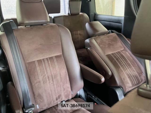 Toyota ESQUIRE 2017-07 7616422-12