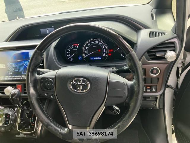 Toyota ESQUIRE 2017-07 7616422-15
