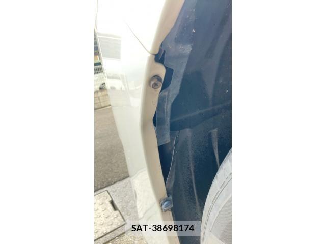 Toyota ESQUIRE 2017-07 7616422-22