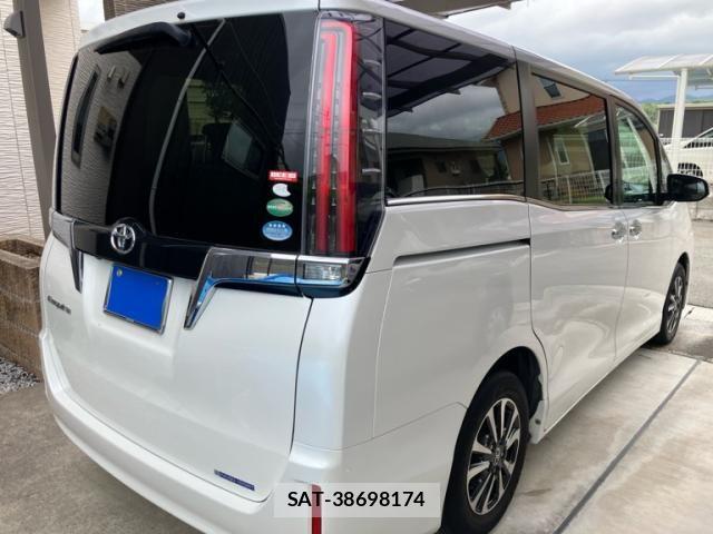 Toyota ESQUIRE 2017-07 7616422-2