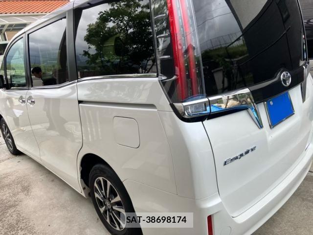 Toyota ESQUIRE 2017-07 7616422-3