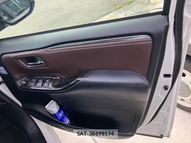 Toyota ESQUIRE 2017-07 7616422-8