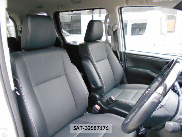 Toyota ESQUIRE 2016-06 7876322-12