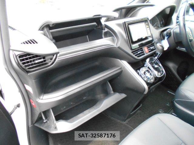 Toyota ESQUIRE 2016-06 7876322-17