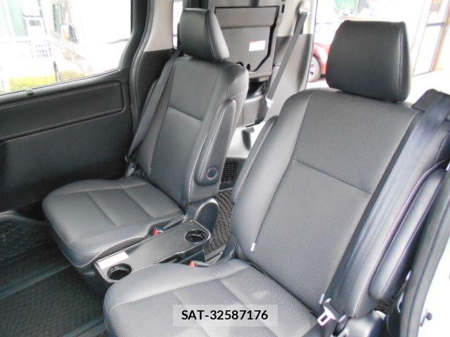 Toyota ESQUIRE 2016-06 7876322-26