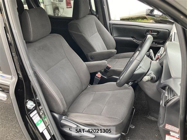 Toyota ESQUIRE 2018-07 7876321-9