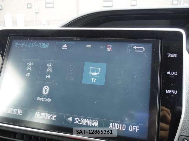 Toyota ESQUIRE 2016-08 7876323-24