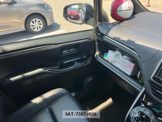 Toyota ESQUIRE 2018-04 7979158-24