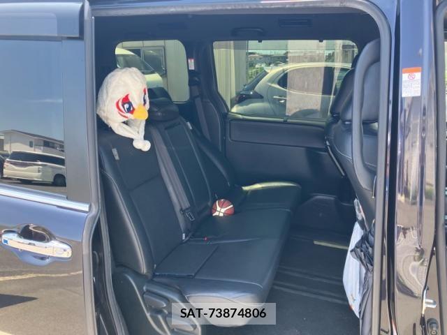 Toyota ESQUIRE 2018-04 7979158-27
