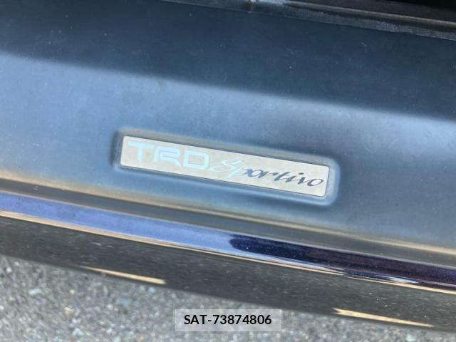 Toyota ESQUIRE 2018-04 7979158-7
