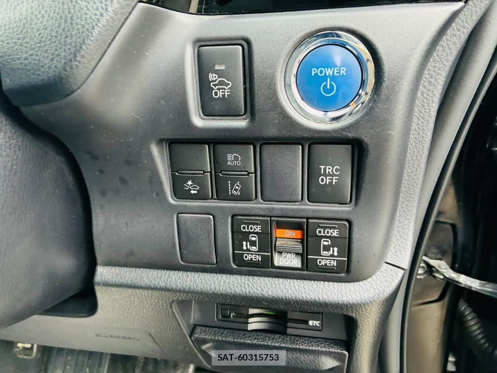 Toyota ESQUIRE 2016-03 7892160-16