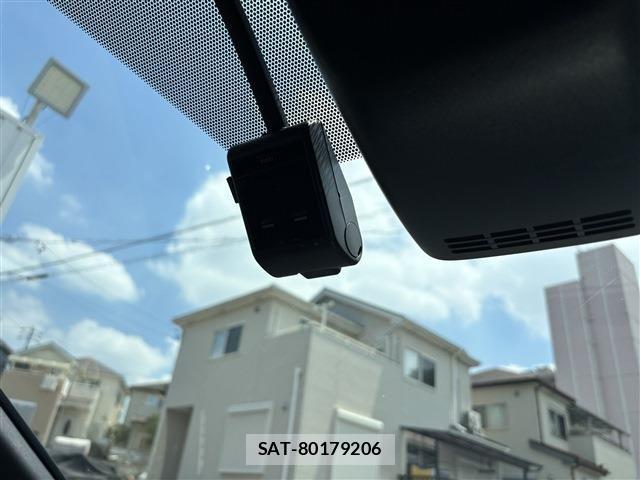 Toyota ESQUIRE 2019-07 8035403-13