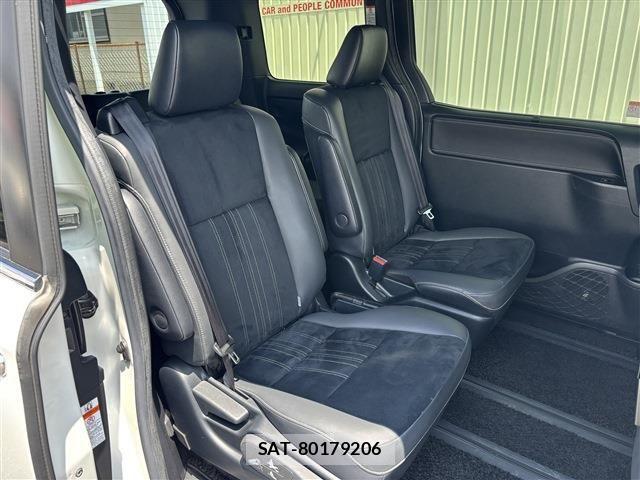 Toyota ESQUIRE 2019-07 8035403-16