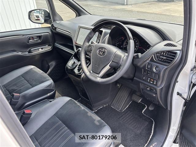 Toyota ESQUIRE 2019-07 8035403-4